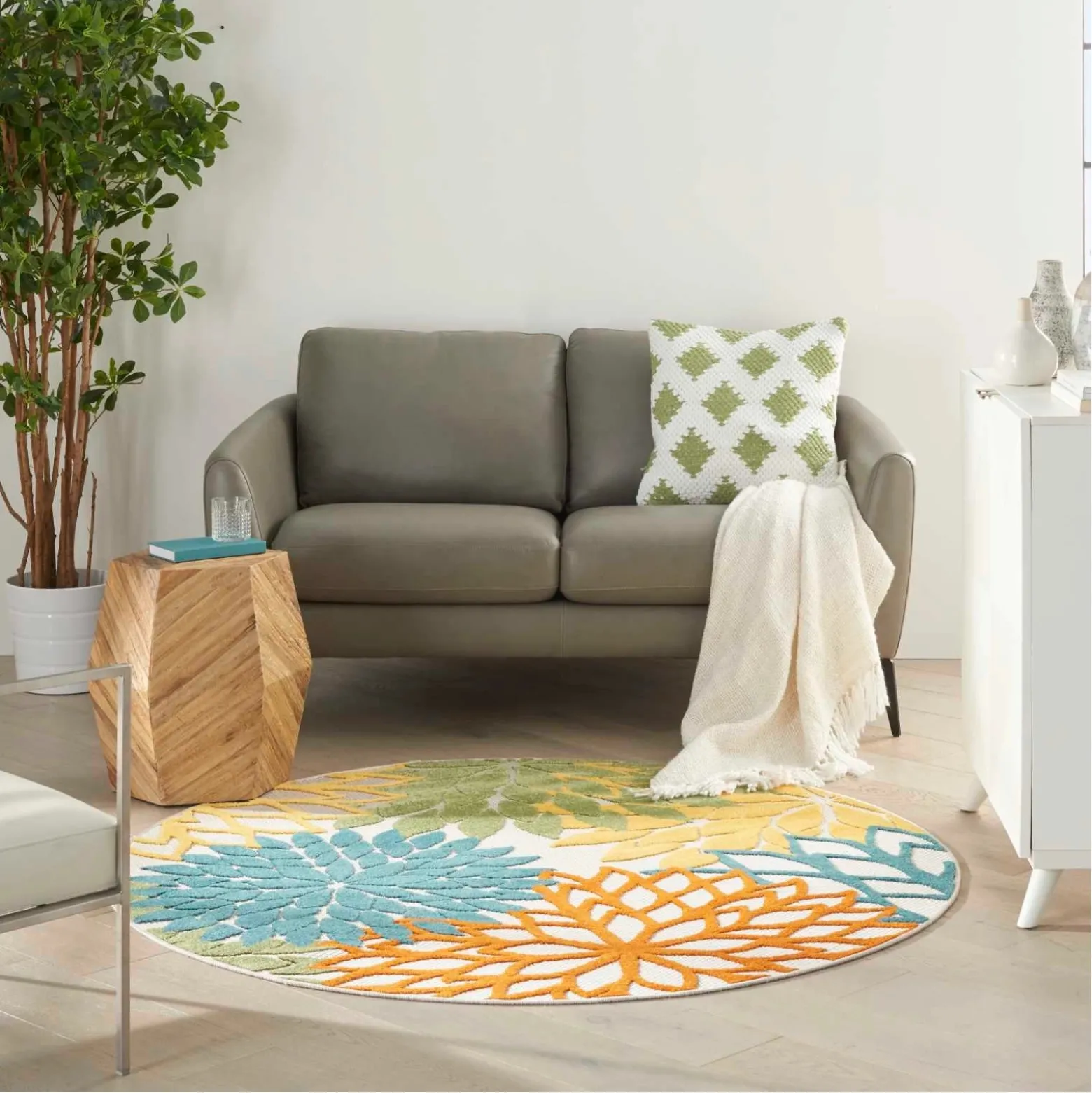 4' Round Area Rug
