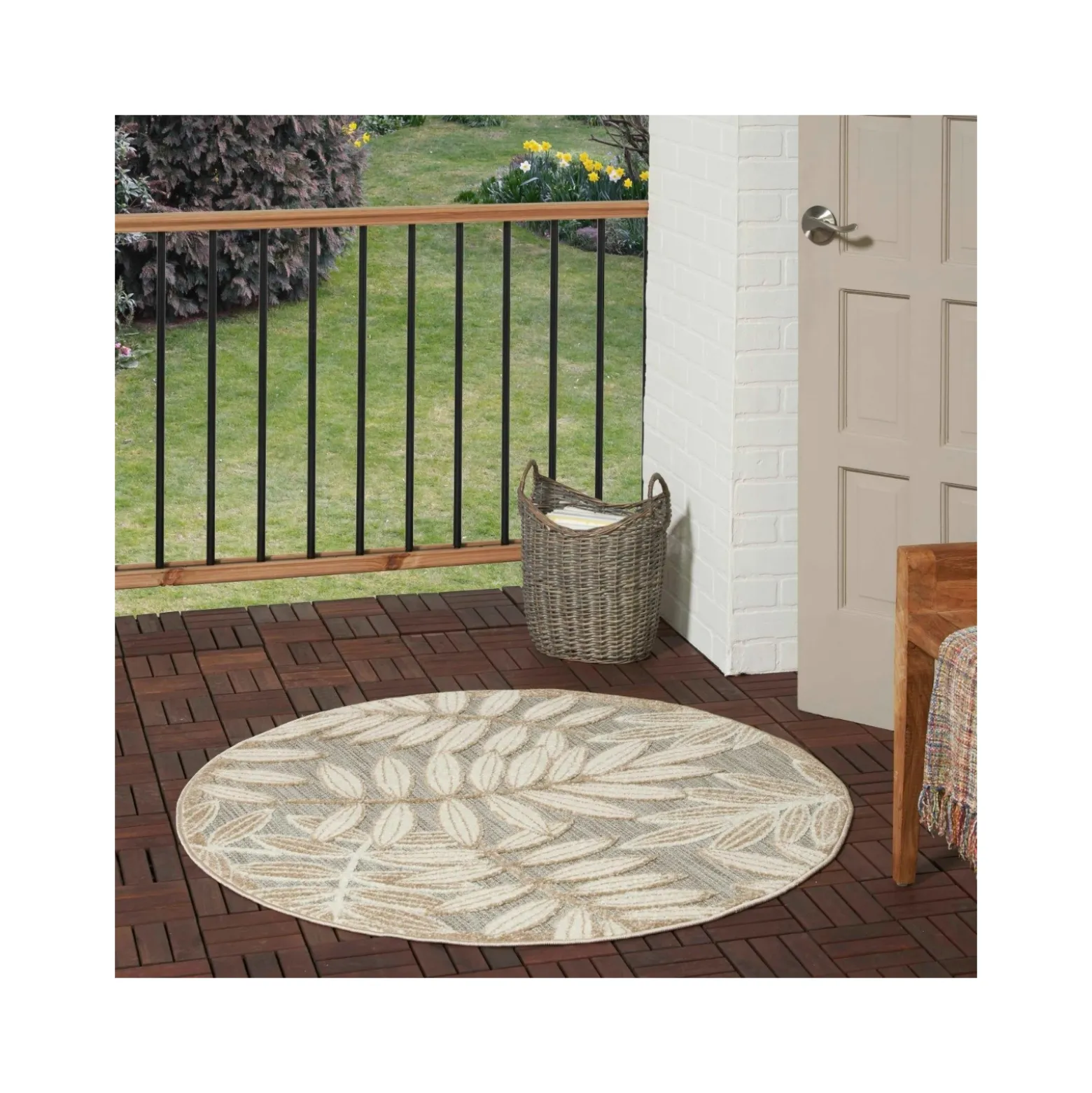 Aloha 5'3" Round Area Rug