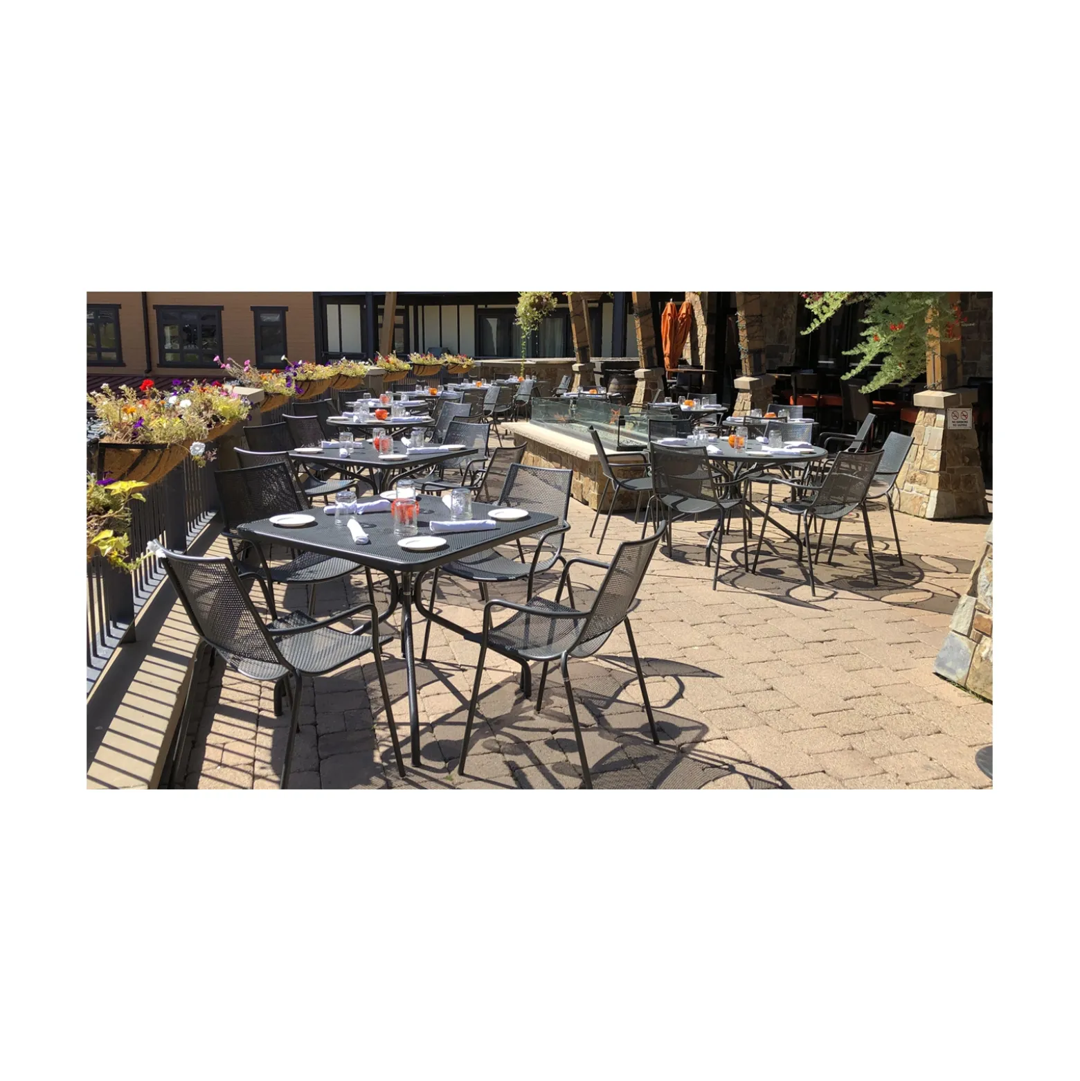 Cambi 42" Round Umbrella Table