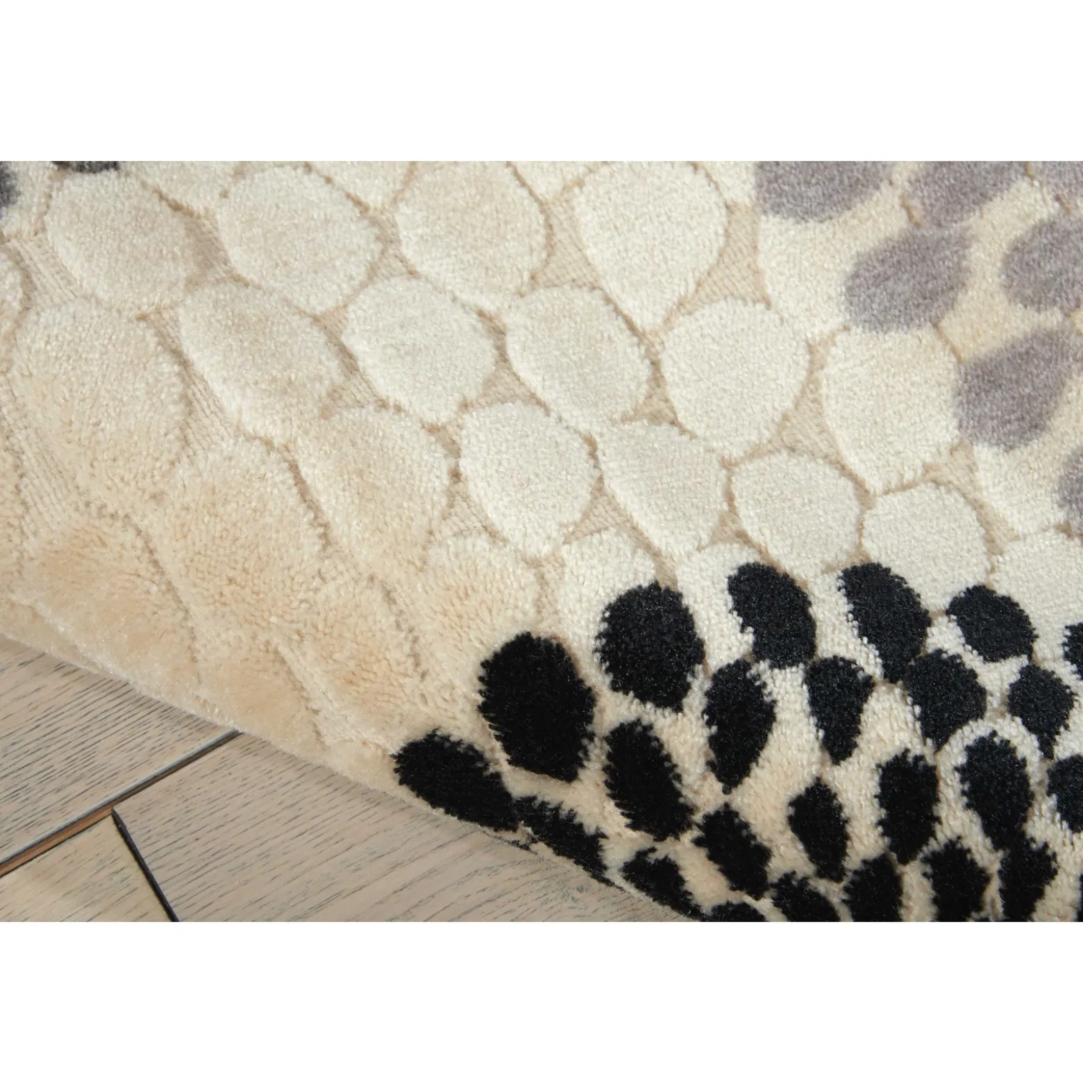 Geometric Circle Print Area Rug - 7.75x10.8