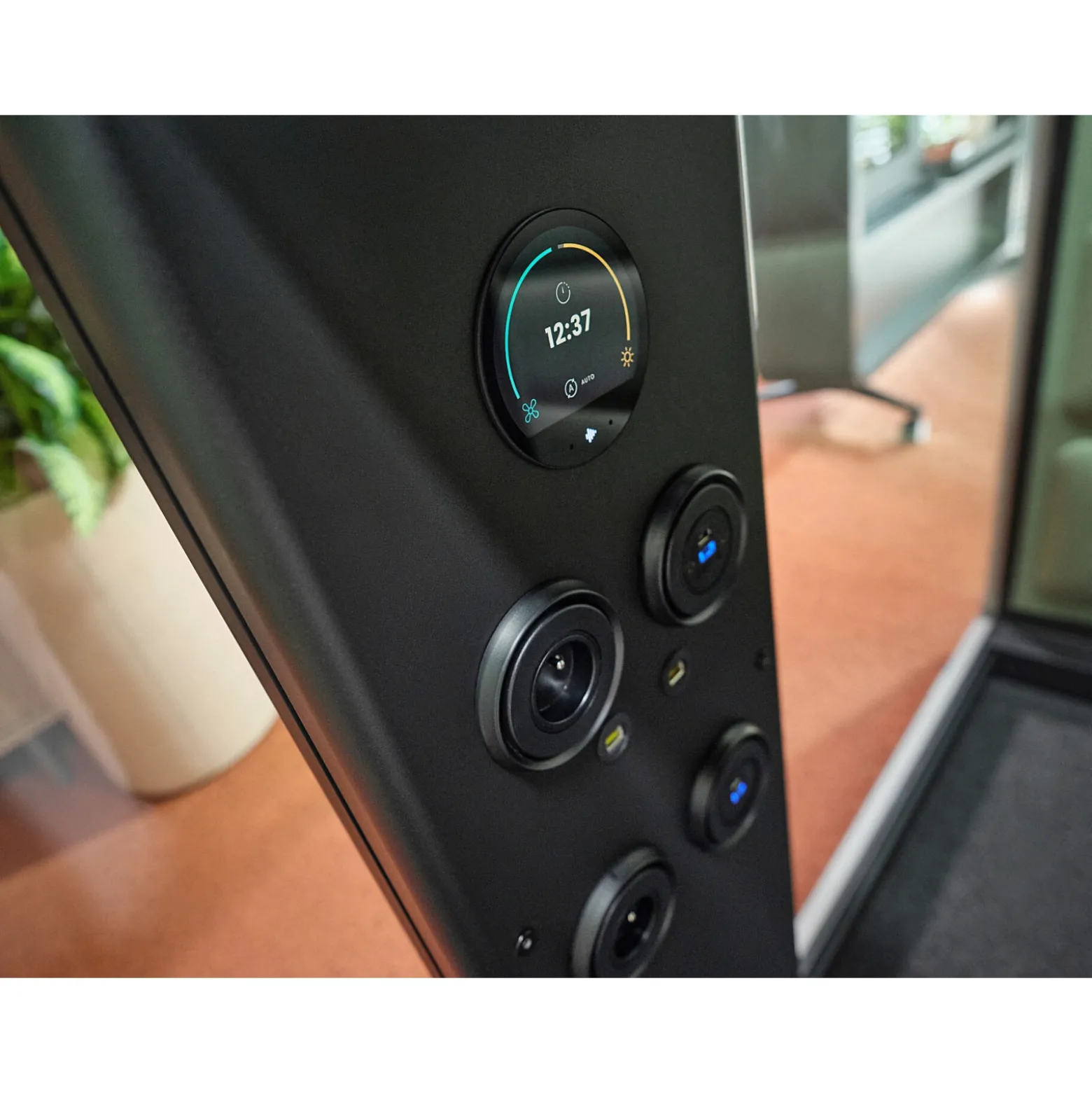 Hush Free Access L Collaboration Booth with ADA-Accessible Acoustic Design