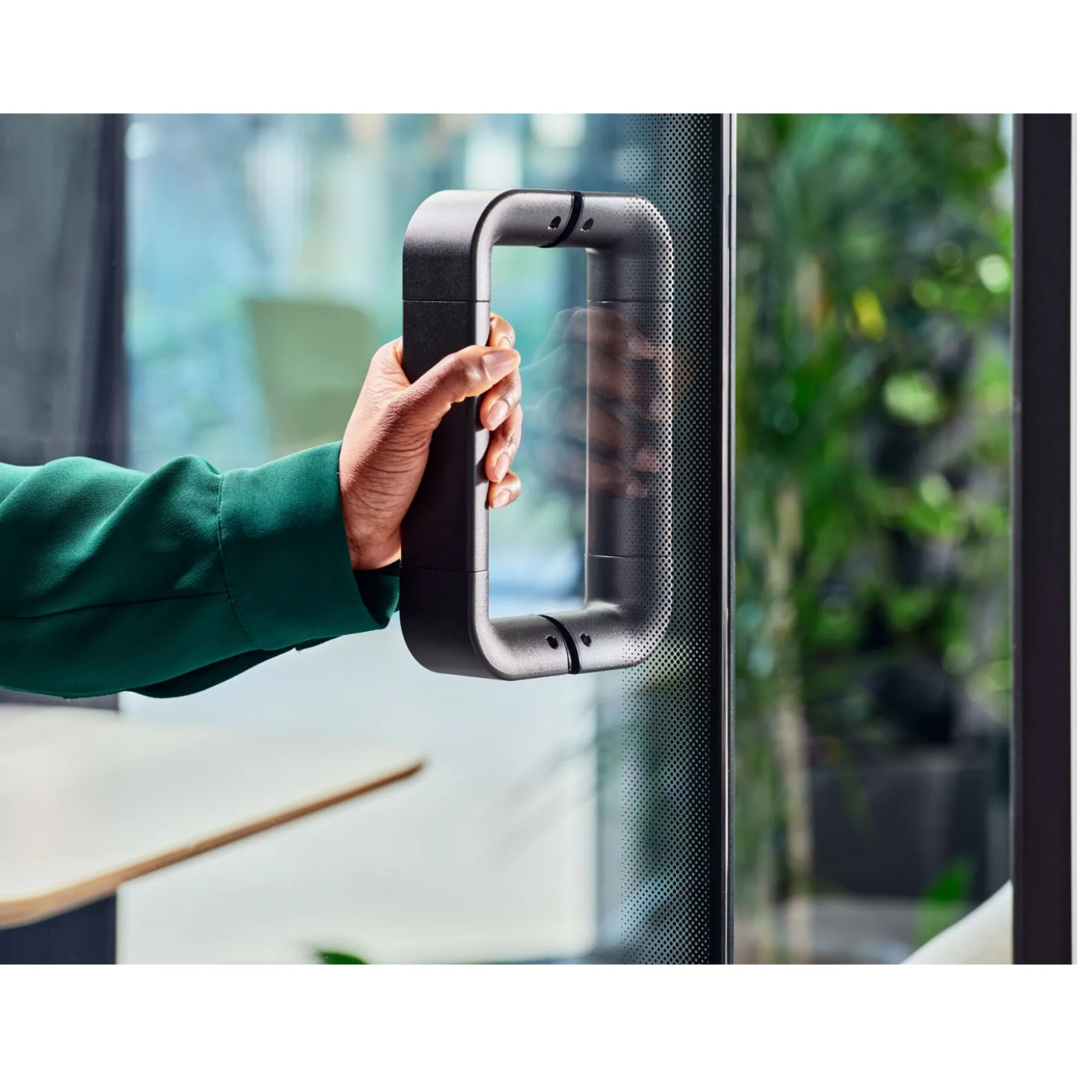 Hush Free S. Hybrid Privacy Booth with Face-Illuminating LED Lighting
