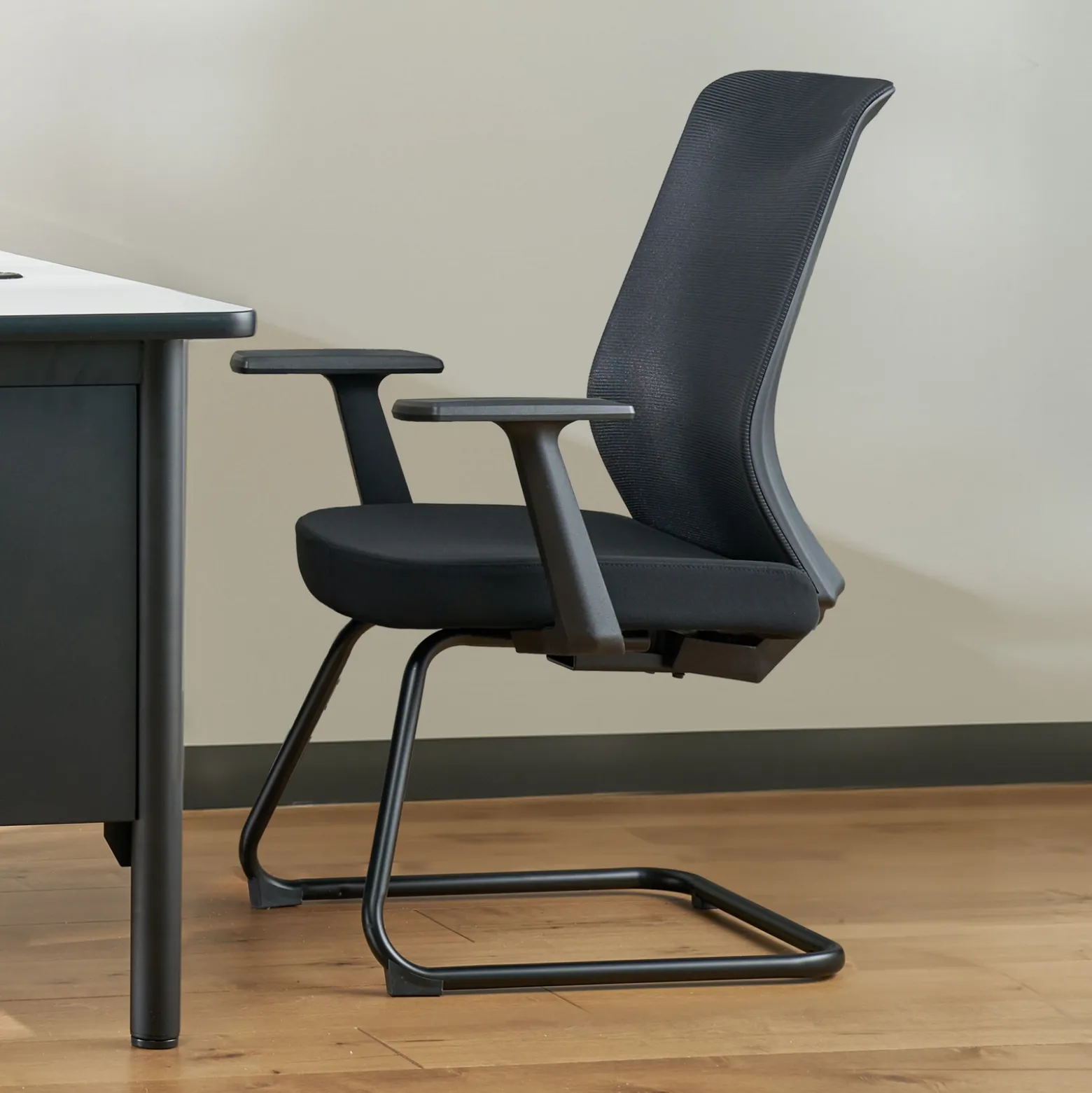 Link Mesh-Back Guest Chair