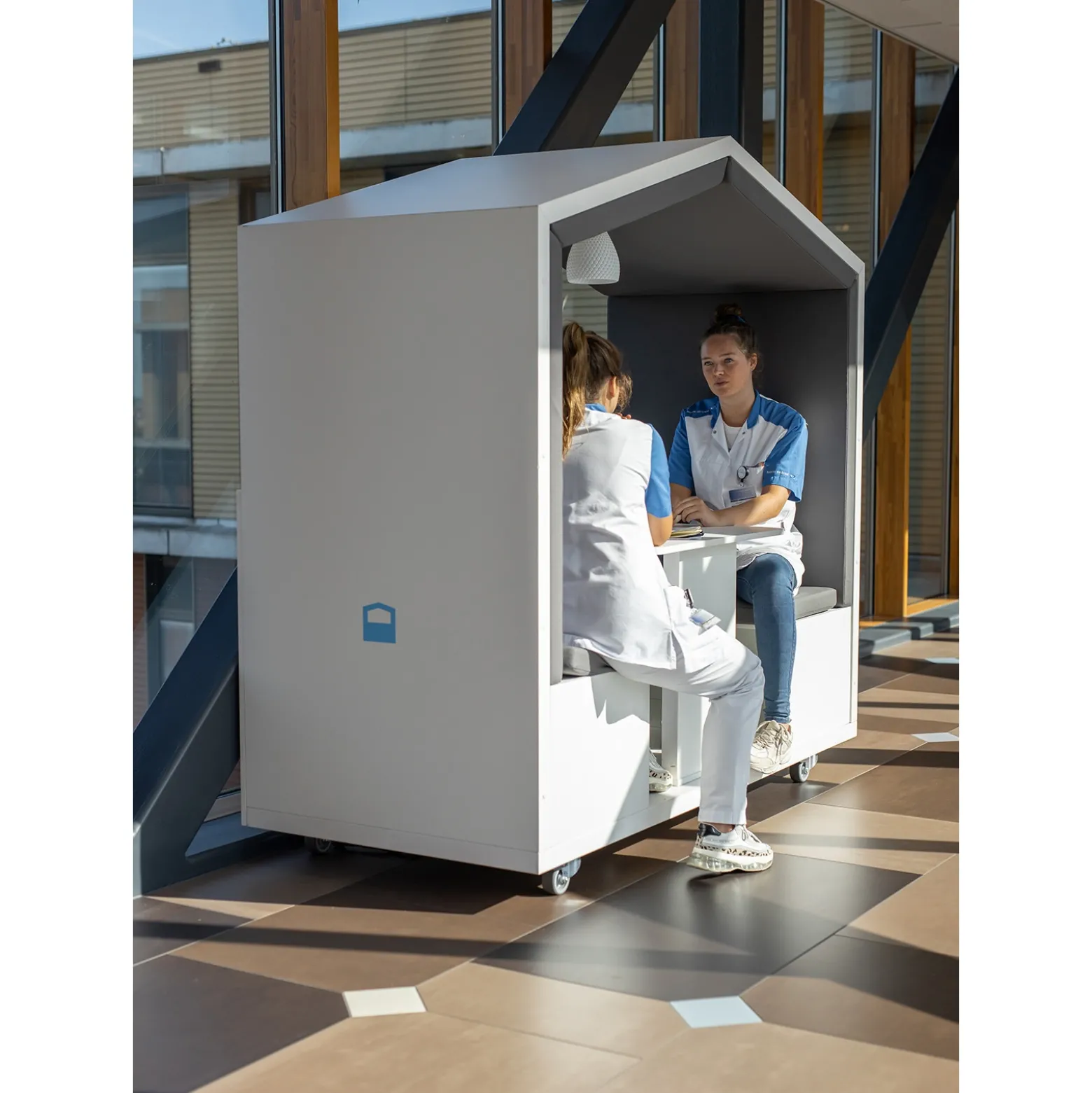 Nook Huddle Pod with Whiteboard