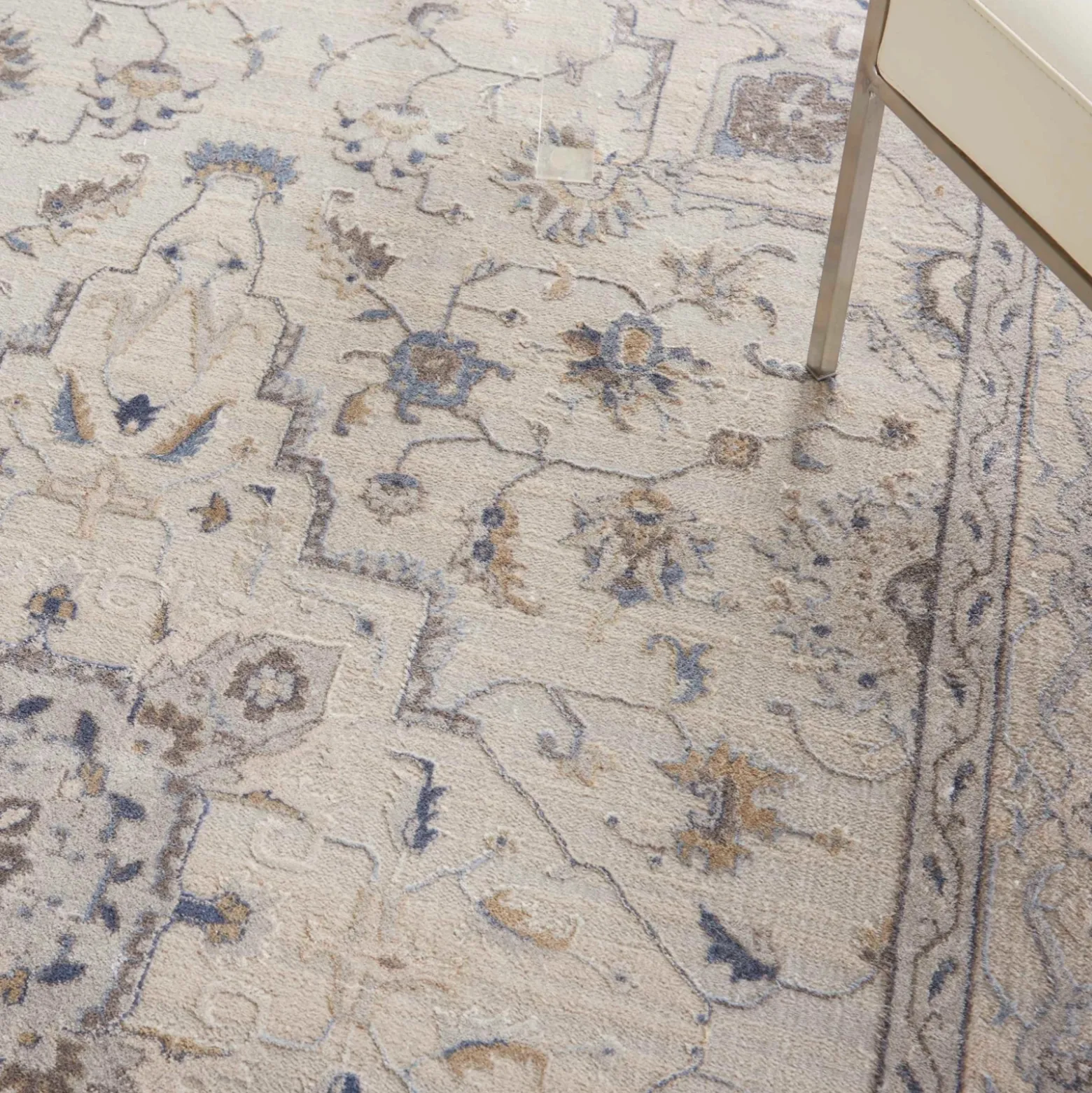 Silky Textures 4'x6' Area Rug
