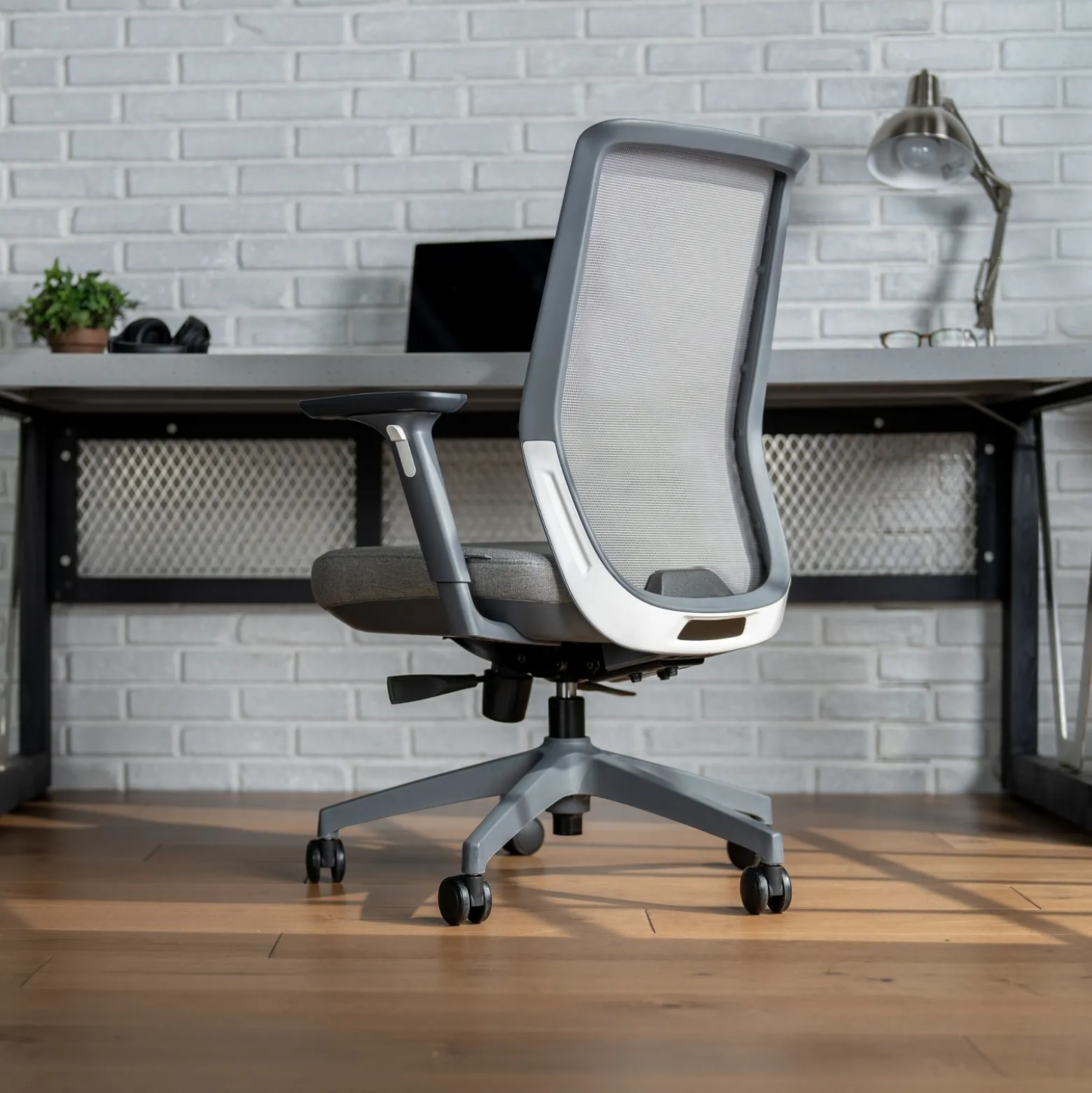 Sleek Mesh-Back Office Chair
