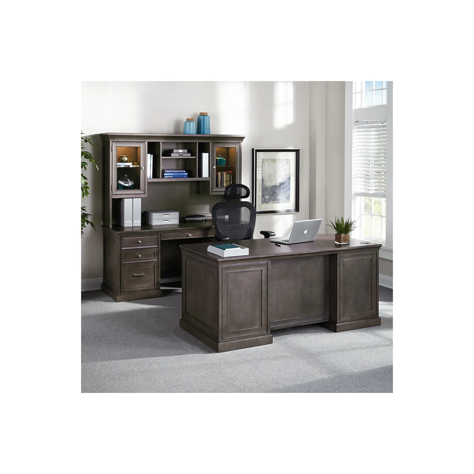 Statesman Executive Desk w/ Hutch and Credenza Set