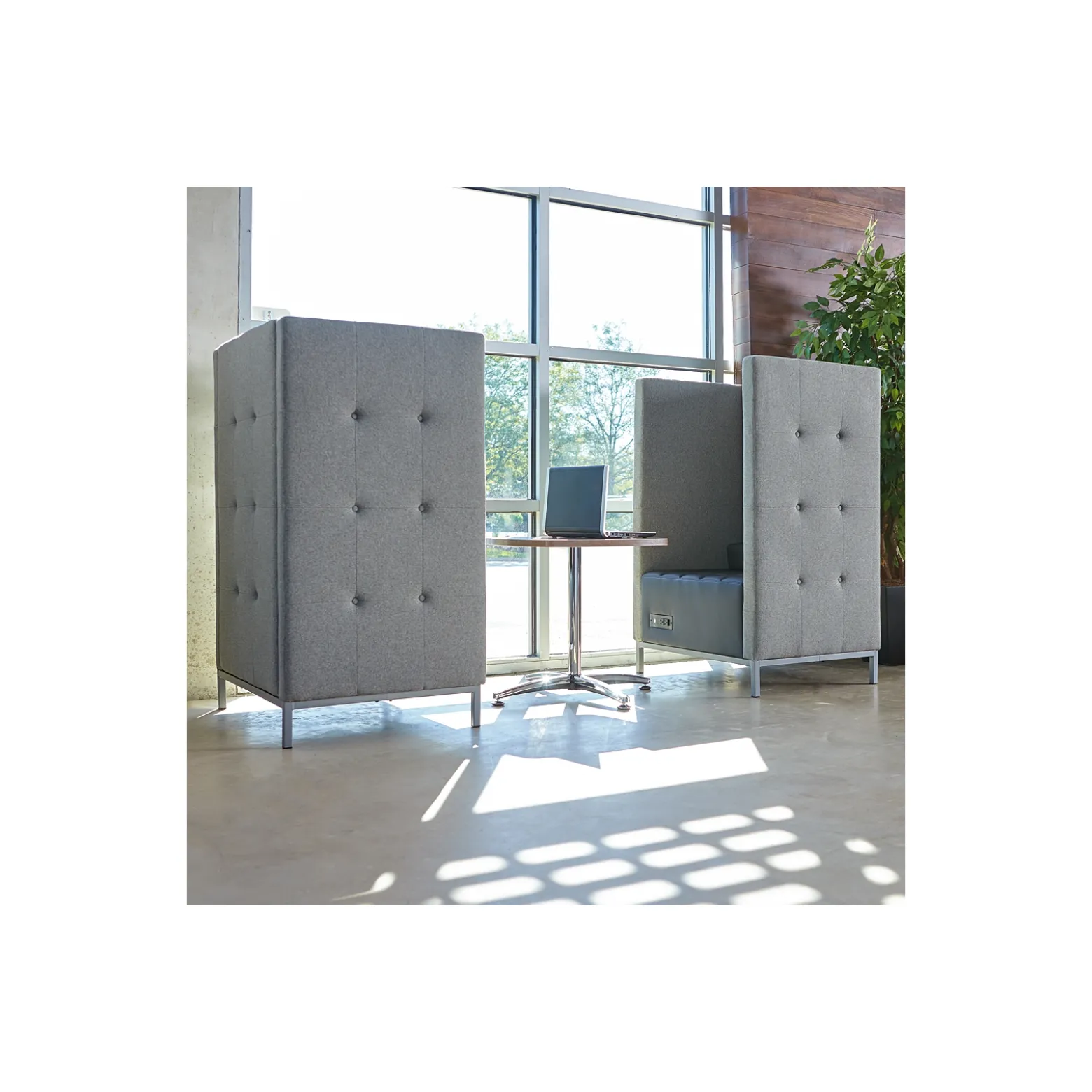 Traffic Modular Lounge Privacy Chair with USB/Power