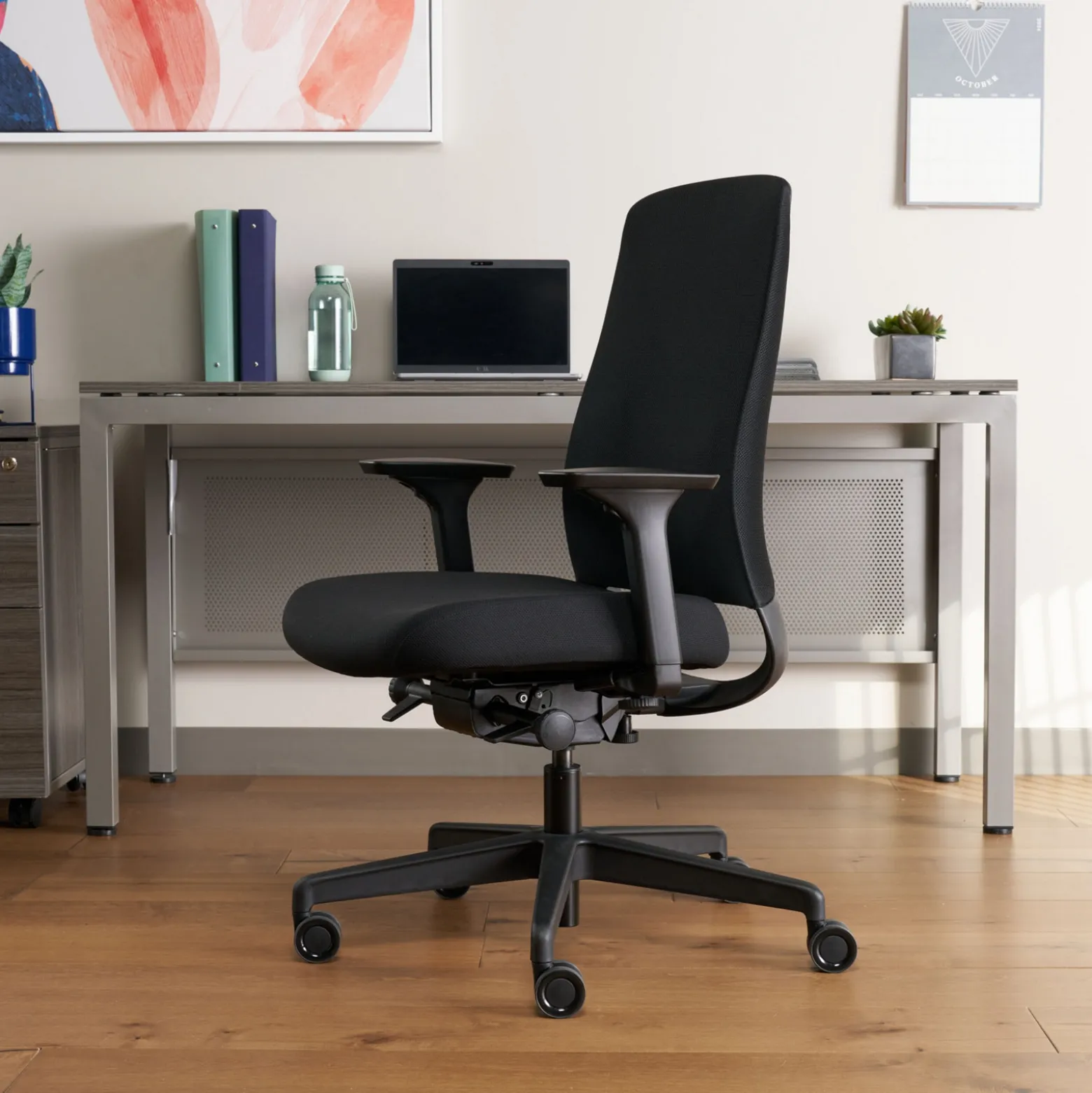 Tux Multifunctional Manager Chair