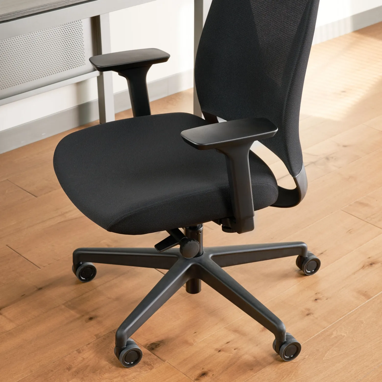 Tux Multifunctional Manager Chair
