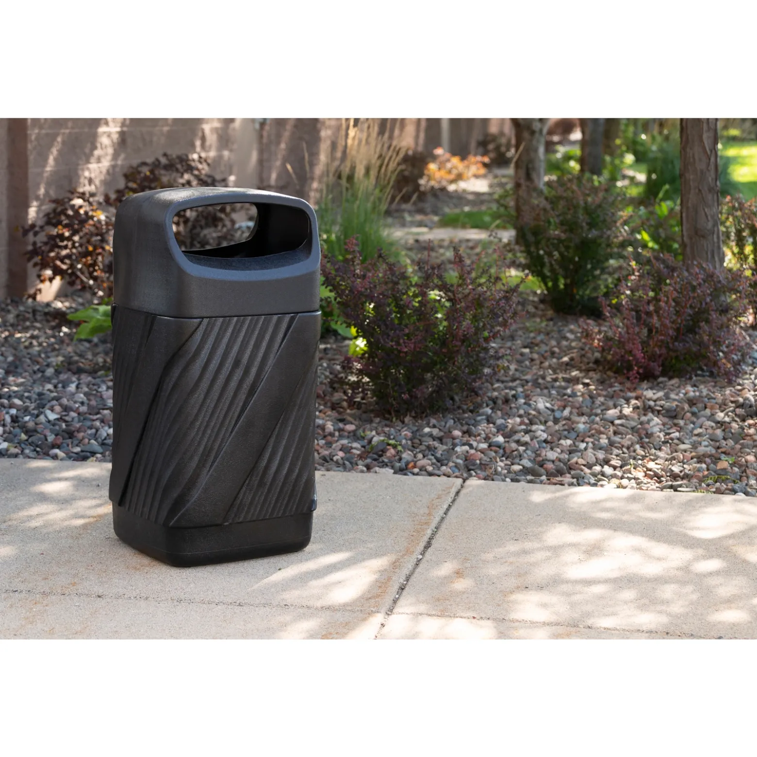 Waste Receptacle, Indoor and Outdoor Closed Top- 32 Gallon